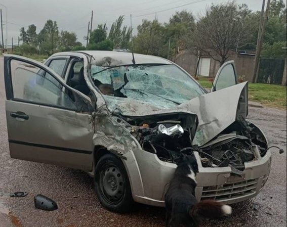 Fatal accidente en White: Una mujer murió en choque entre auto y colectivo