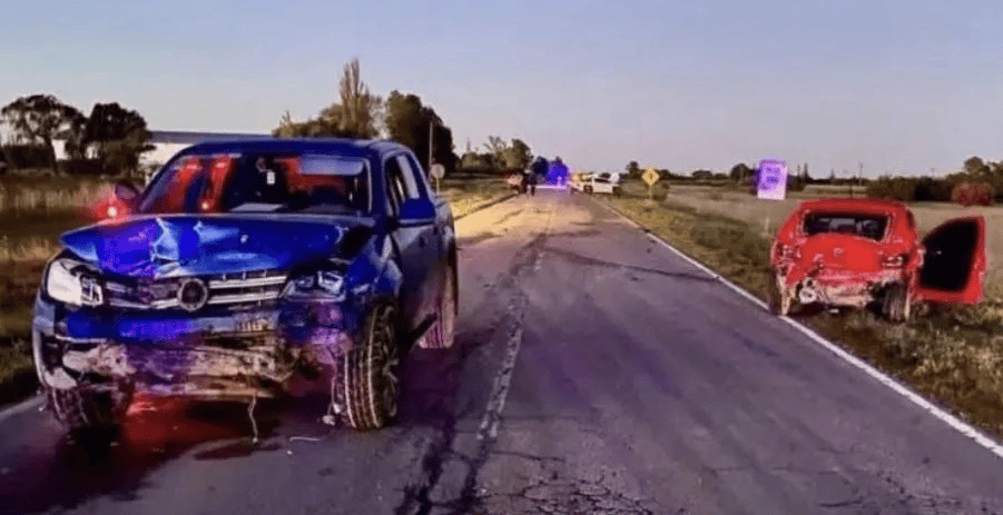 Ruta 3: Triple choque de dos camionetas y un auto: un herido