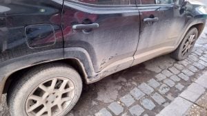 Segundo de la mañana: chocaron auto y  Jeep en Belgrano y Quintana