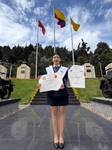 En Colombia, se recibió Milagros López, una amiga de la casa