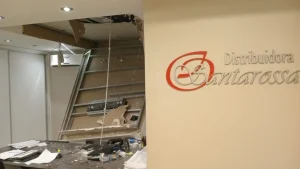 Bahía Blanca: detienen a tres boqueteros por millonario robo a distribuidora
