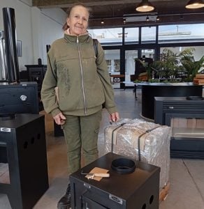 Graciela retiró la estufa a leña de Istilart