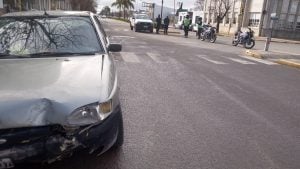 Segundo de la mañana: chocaron auto y  Jeep en Belgrano y Quintana