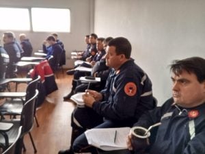 Intensa capacitación regional de Bomberos Voluntarios en Tres Arroyos (audio)