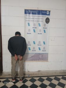 Detuvieron a un joven que agredió a otro a golpes en la vía pública