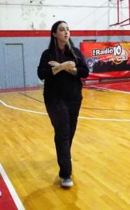 Candela Arnaldo: el buen presente del Básquet de Alumni en la voz de su entrenadora