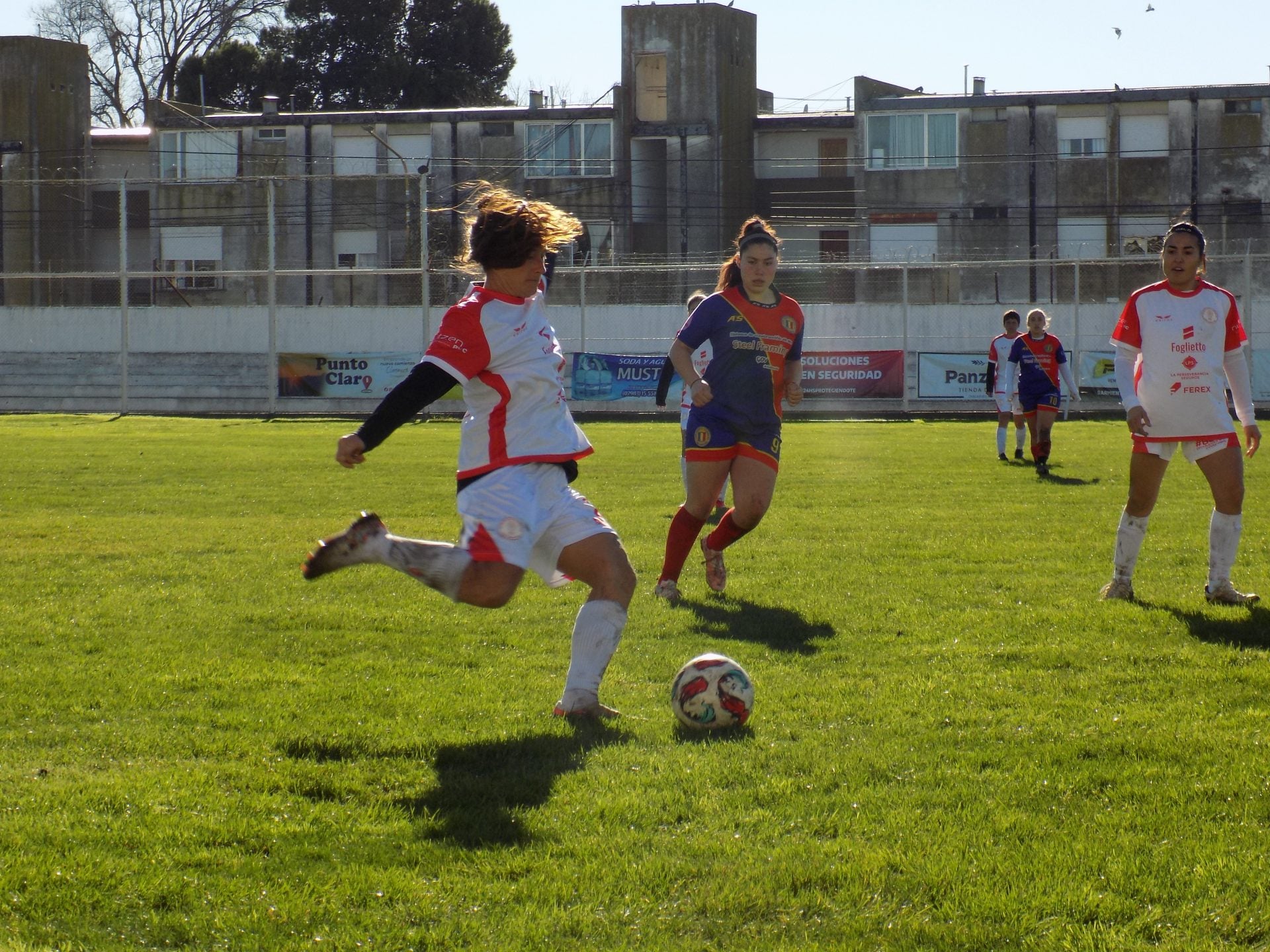 Fútbol Femenino: Ganó Huracán y sigue único puntero