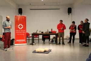 Capacitación sobre RCP y uso de desfibriladores en San Cayetano