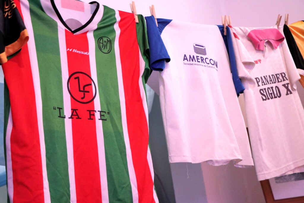 San Cayetano: inaugurarán una muestra de camisetas de fútbol