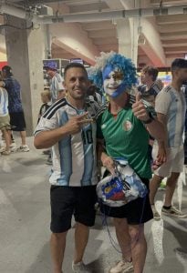 (audio) Una mochila, camisetas de Messi y una misión: la hazaña de un sanjuanino en EEUU