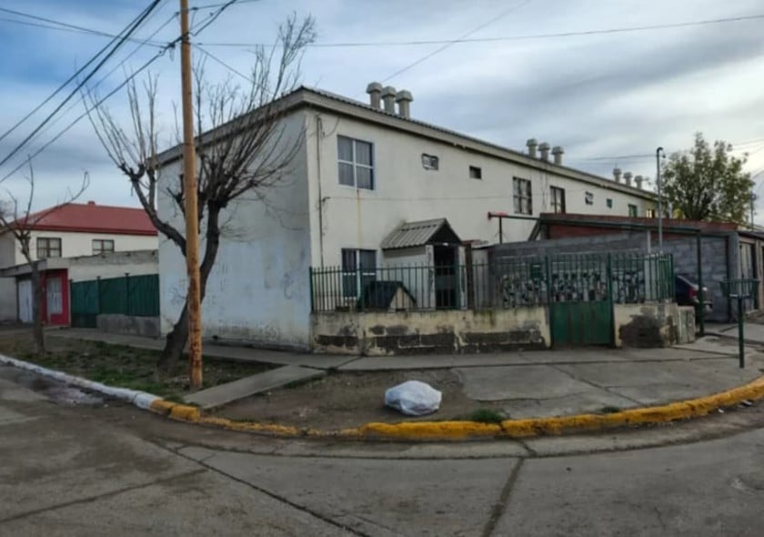 Encerrados, desnutridos y golpeados: Nena de 7 años se tiró de un primer piso para pedir comida