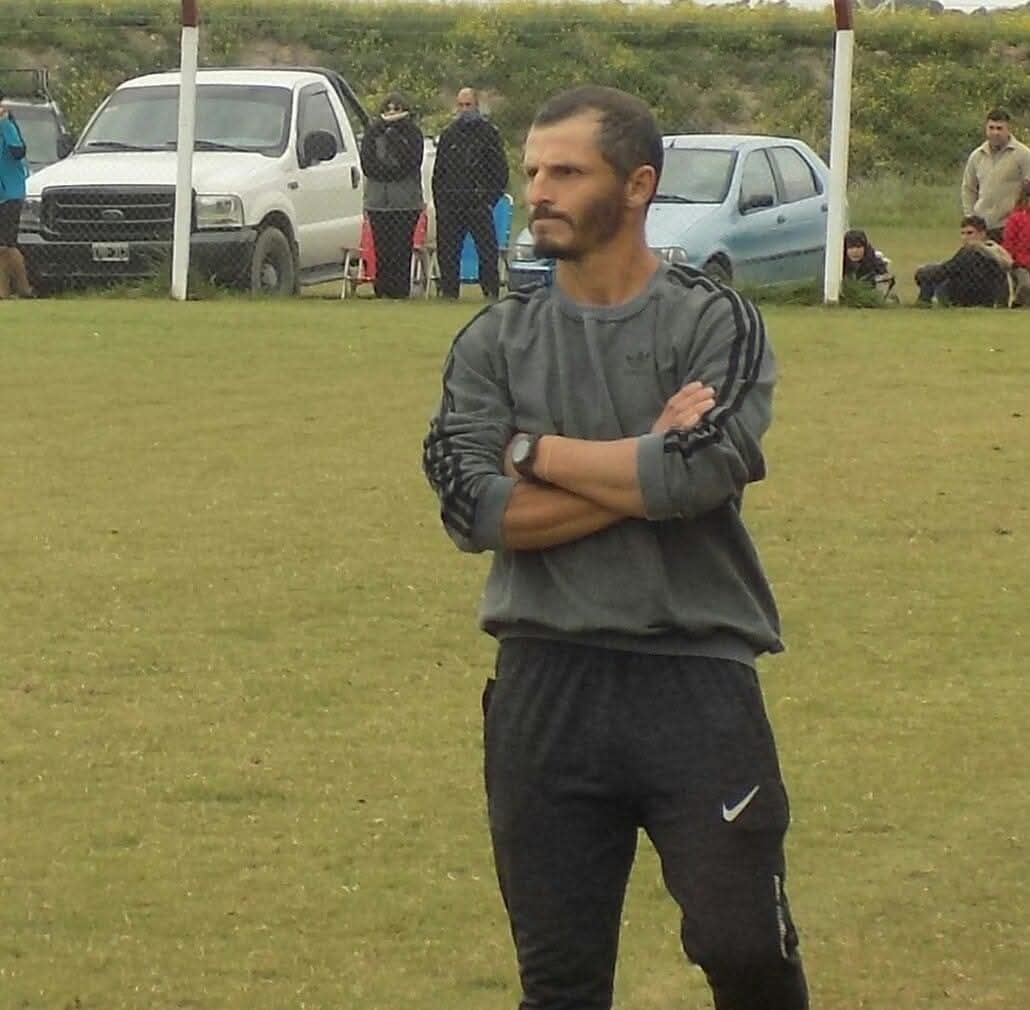 Fútbol: Argentino busca entrenador