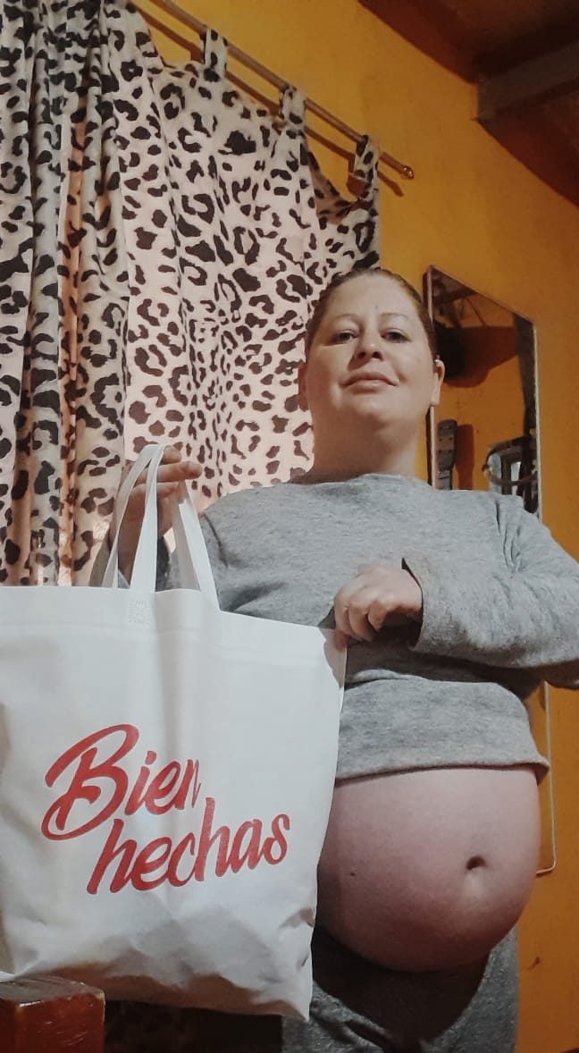 Karen retiró su bolsa de Tostex