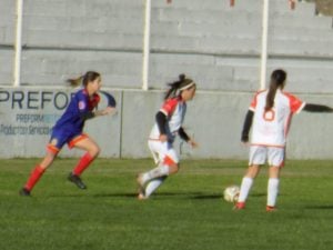 Fútbol Femenino: Ganó Huracán y sigue único puntero