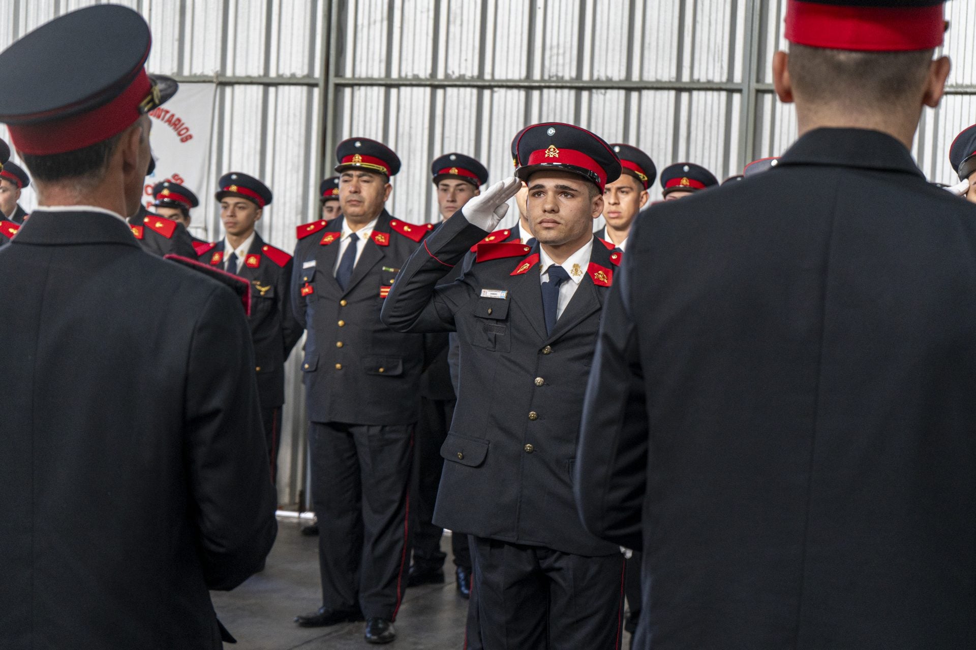 Reconocimientos, ascensos, nuevos cadetes y mucha emoción en el Cuartel de Bomberos Voluntarios