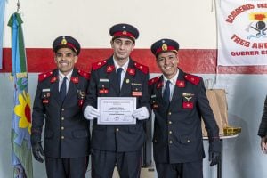 Reconocimientos, ascensos, nuevos cadetes y mucha emoción en el Cuartel de Bomberos Voluntarios