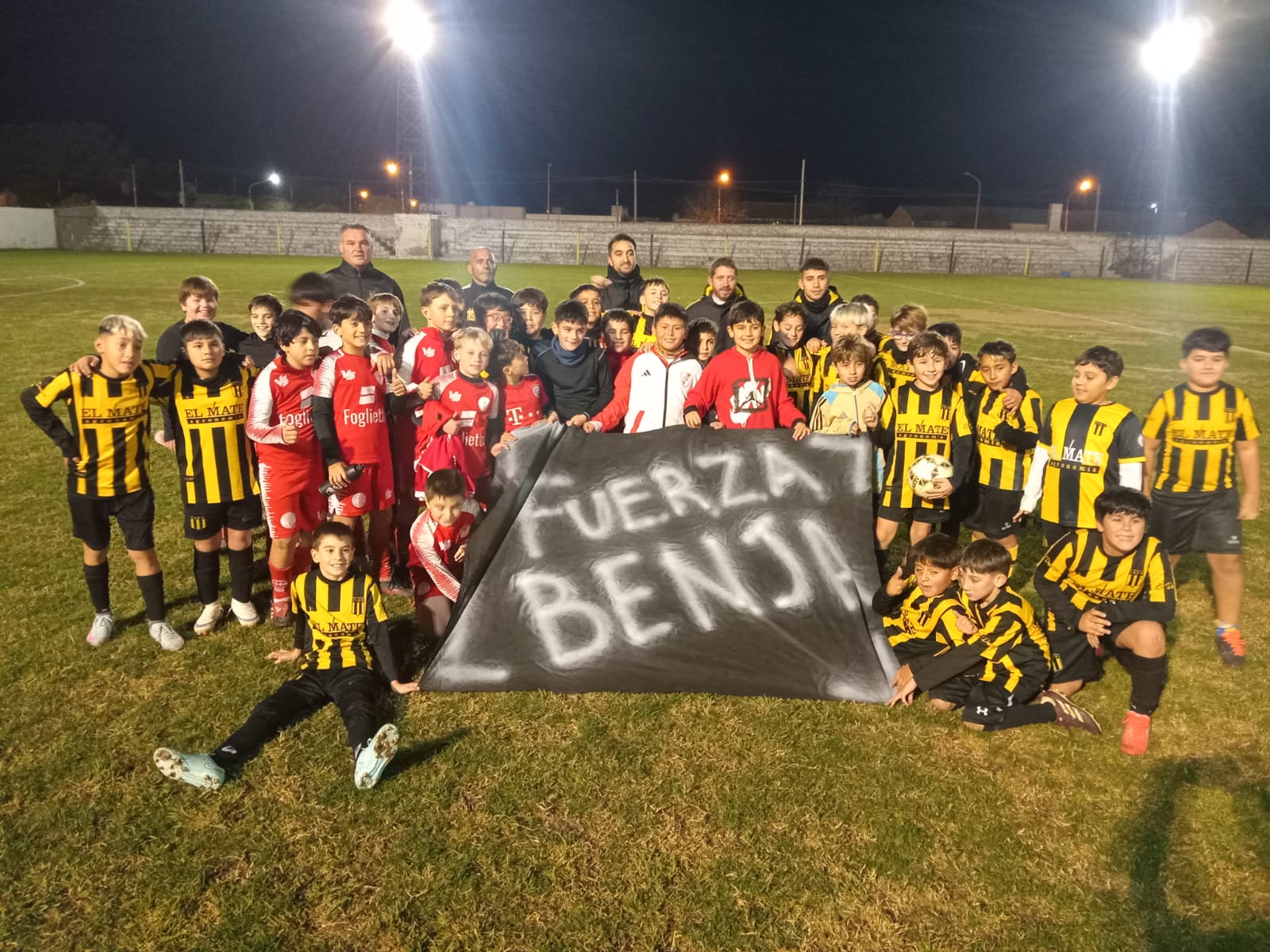 Fútbol Solidario: Se jugó el partido a beneficio de Benjamín Acosta