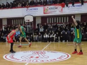Básquet: Costa Sud ganó y es puntero del torneo