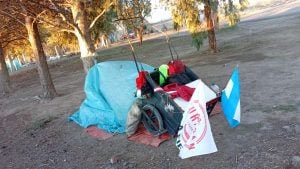 (audio) Mariano Castillo y sus perros caminan desde Olavarria hasta San Martín de Los Andes