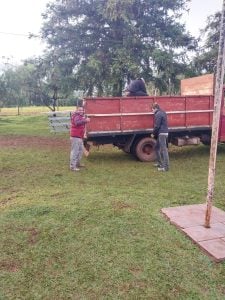 (audio)Construyen un tinglado en la Escuela “Ciudad de Tres Arroyos” de Misiones