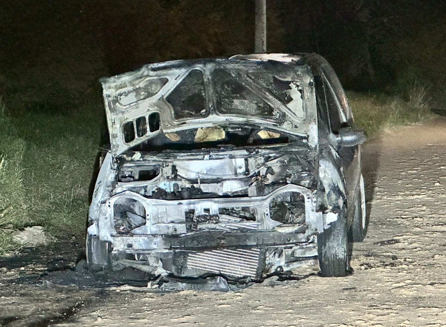Bomberos: ardió un auto en Roca 1450