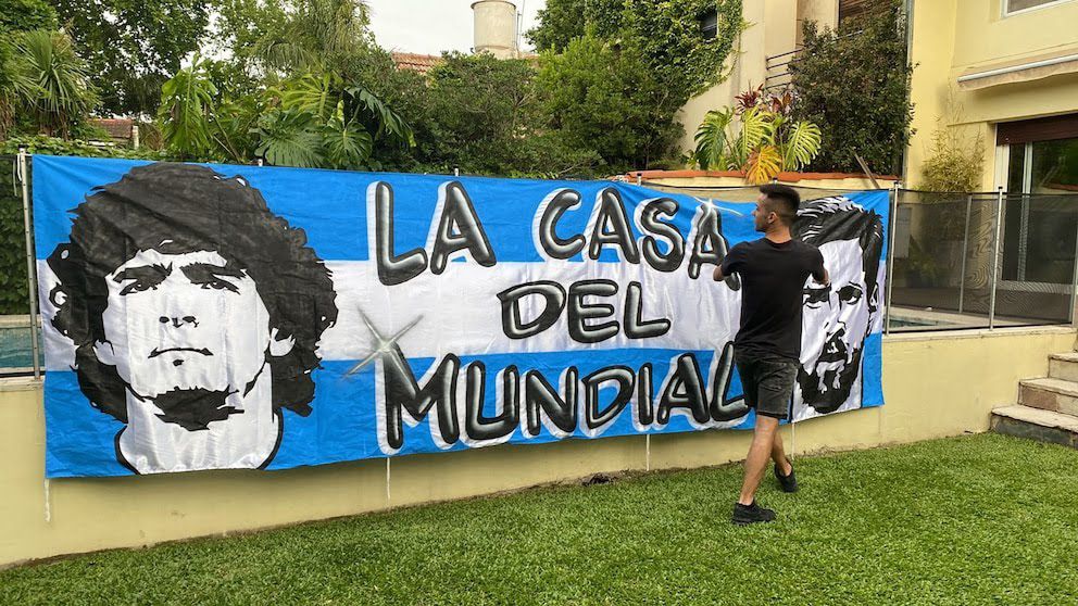 (audio)Fútbol: 10 amigos en “La Casa del Mundial” repiten la cábala de Qatar 2022