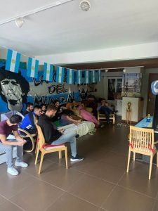 (audio)Fútbol: 10 amigos en “La Casa del Mundial” repiten la cábala de Qatar 2022