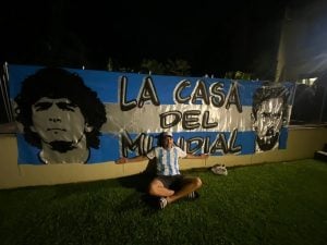 (audio)Fútbol: 10 amigos en “La Casa del Mundial” repiten la cábala de Qatar 2022