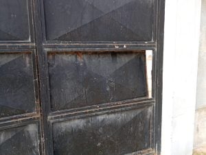 Rompieron las cámaras de seguridad y el portón del Frutillitas FONAVI