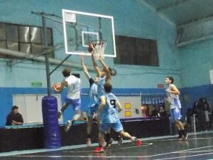 Básquet Local: Club de Pelota ganó y sueña con el super cuatro