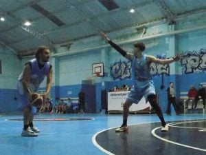 Básquet Local: Club de Pelota ganó y sueña con el super cuatro
