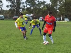 Fútbol Segunda: Victorias de Argentino y Alumni