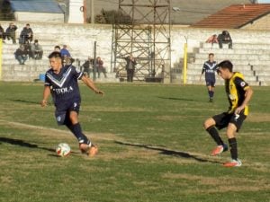 Primera, Villa Del Parque campeón del Apertura