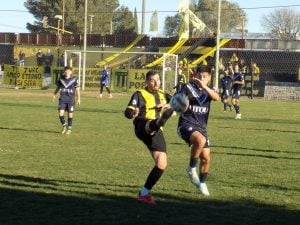 Primera, Villa Del Parque campeón del Apertura