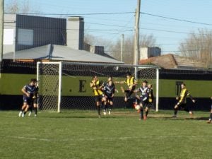 Primera, Villa Del Parque campeón del Apertura
