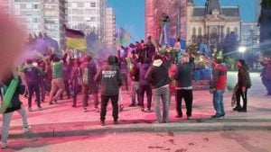 Villa campeón y la plaza San Martín se pintó de verde