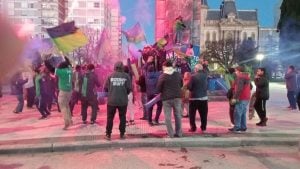 Villa campeón y la plaza San Martín se pintó de verde