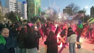 Villa campeón y la plaza San Martín se pintó de verde