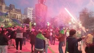 Villa campeón y la plaza San Martín se pintó de verde