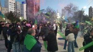 Villa campeón y la plaza San Martín se pintó de verde
