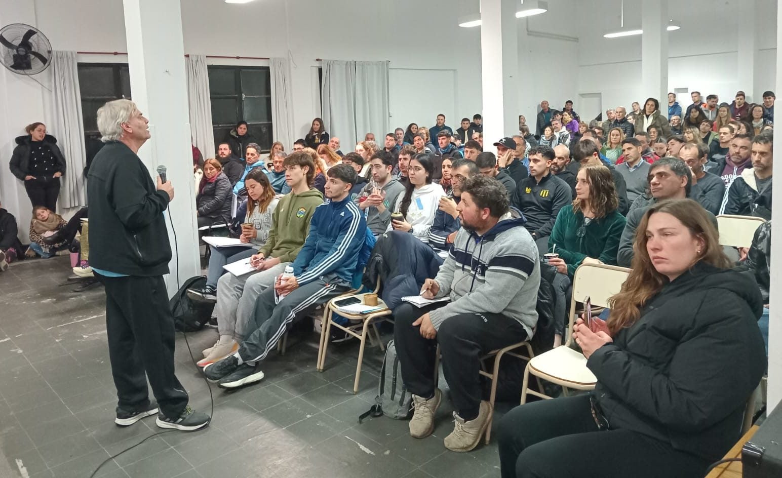 Horacio Anselmi dio la charla sobre formación deportiva en el CRESTA