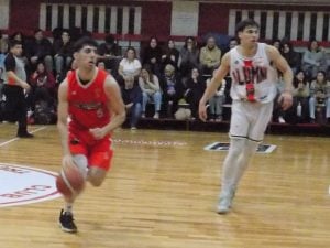 Básquet: Huracán ganó el primer partido y aseguró definir en su cancha
