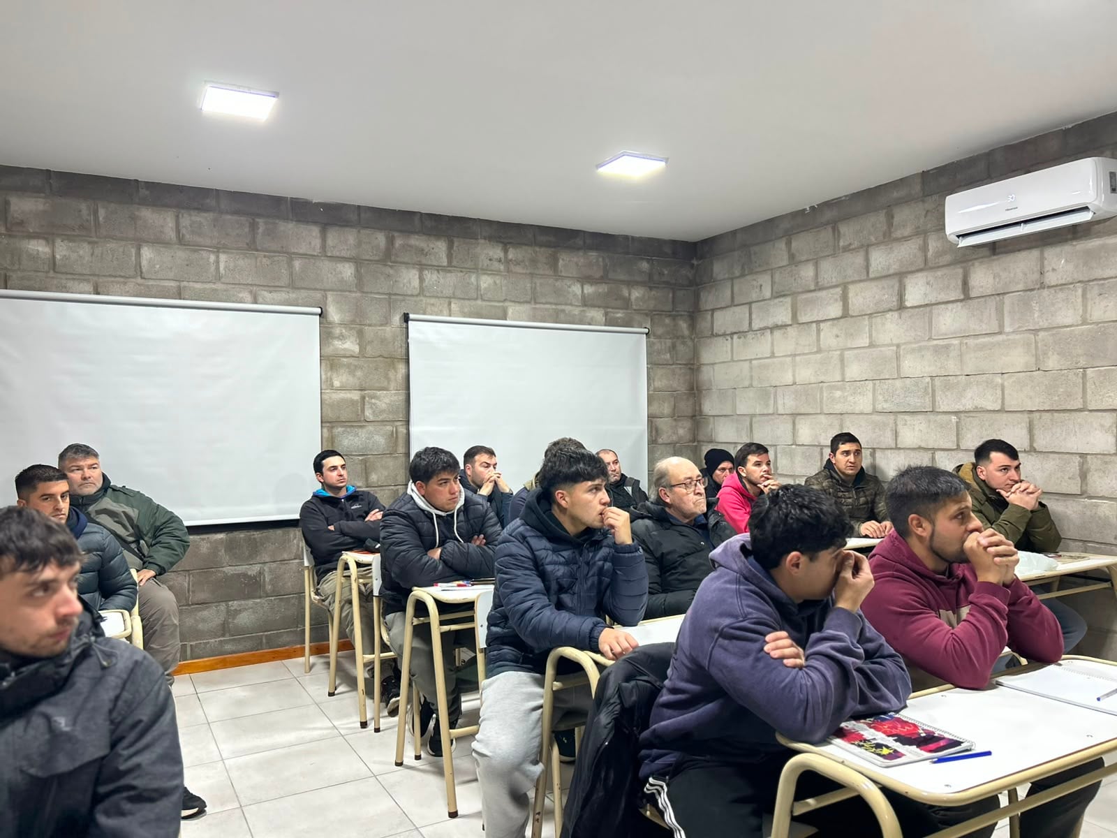 En Chaves, comenzó el Curso de Electricista Industrial en el Centro Universitario