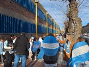 (videos) Banderazo en la Unidad Académica por el Día de la Independencia