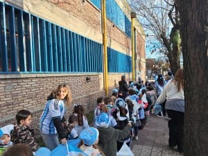 (videos) Banderazo en la Unidad Académica por el Día de la Independencia