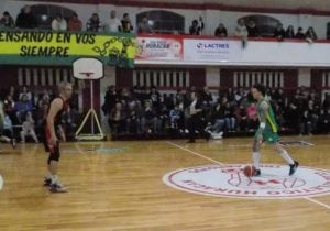 Básquet local: Huracán de Necochea y Alumni forzaron un tercer partido 