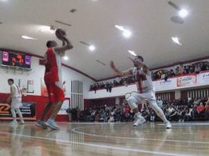 Básquet: Alumni ganó y espera en la final de Campeonato 90° Aniversario de la ATB