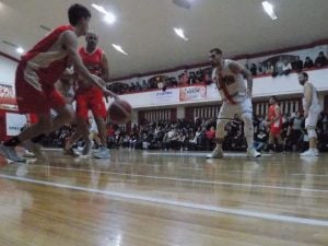 Básquet: Alumni ganó y espera en la final de Campeonato 90° Aniversario de la ATB