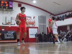 Básquet: Alumni ganó y espera en la final de Campeonato 90° Aniversario de la ATB