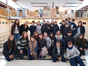 Mulazzi: visita de estudiantes a la muestra de la escuela de fotonaturaleza